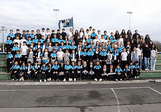 Los componentes de la tamborrada infantil 2025 del colegio Mary Ward.