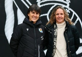 Las responsables de fútbol femenino de la Real Sociedad, Garbiñe Etxeberria y Maider Castillo.