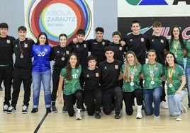 Jugadores y entrenadores que han participado en el Campeonato de España de selecciones autonómicas de balonmano 2025 (CESA).