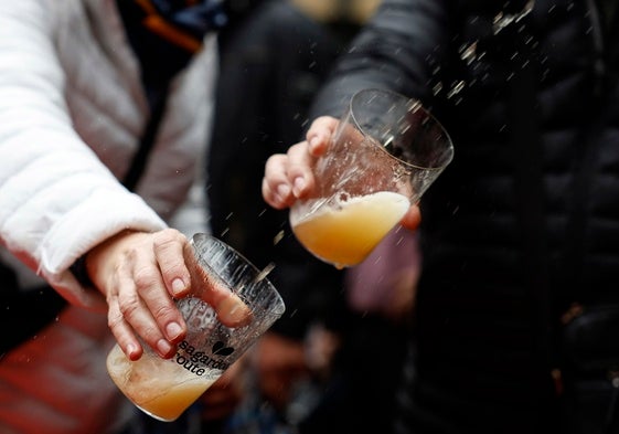 Las kupelas están ya ofreciendo la sidra de la cosecha 2024.