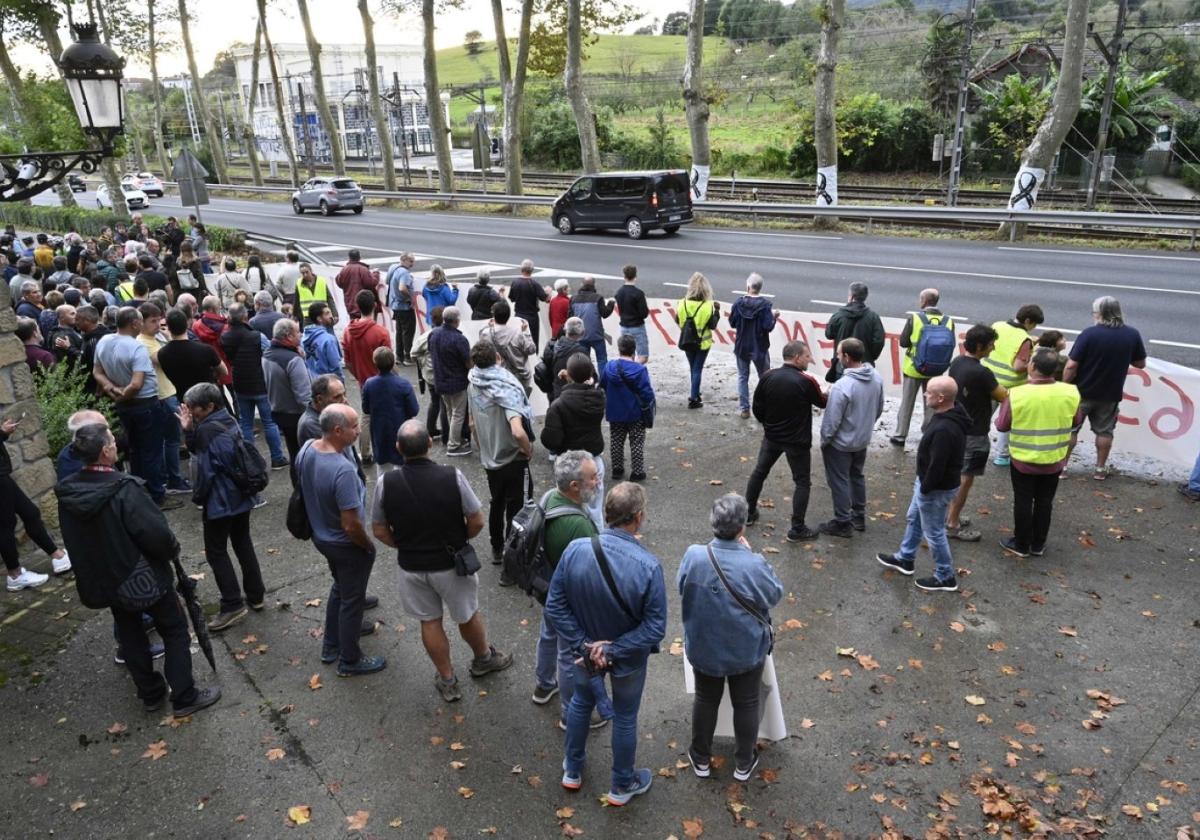 Una concentración demandando más seguridad en la zona.