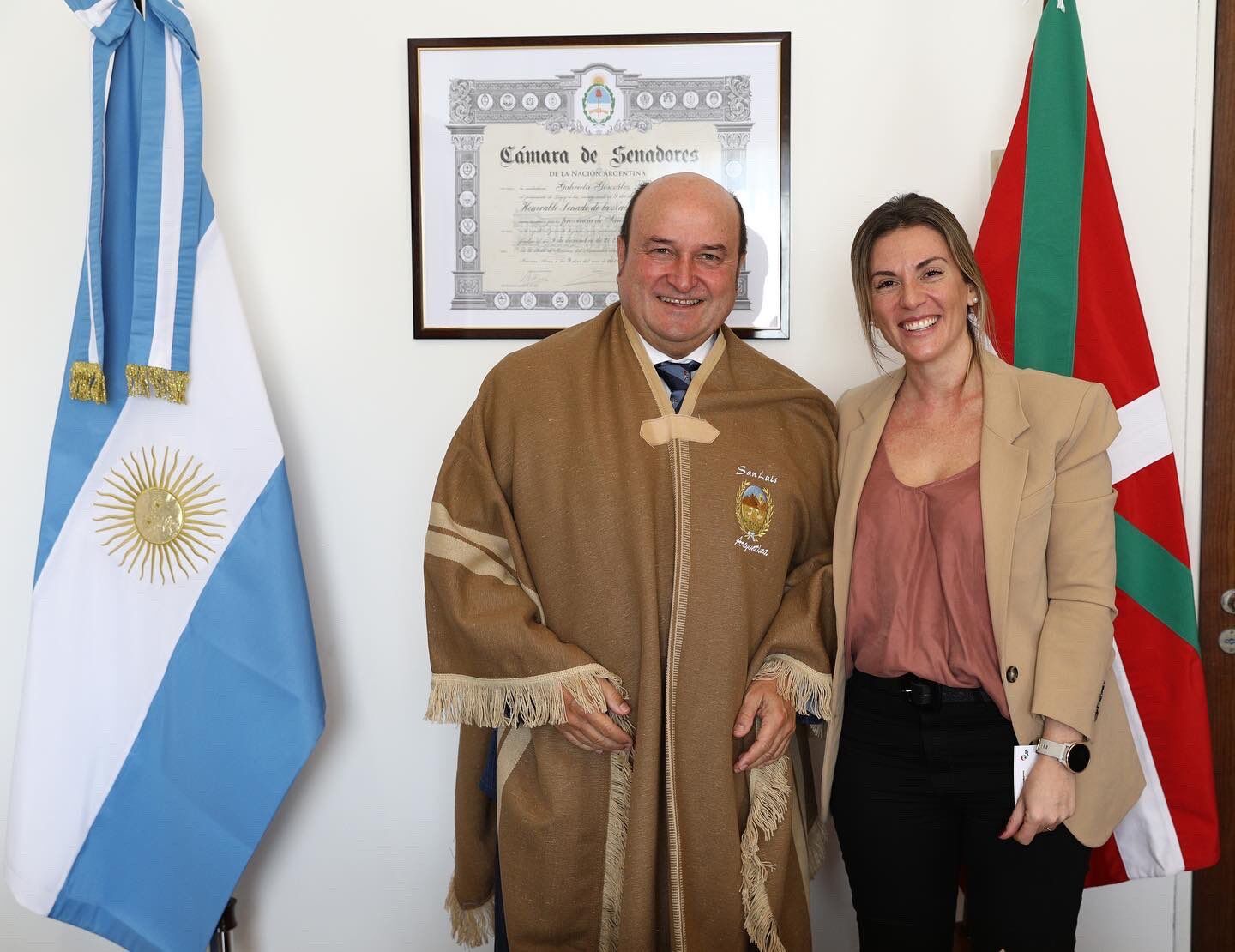 Andoni Ortuzar ha cruzado varias veces el Atlántico para reunirse con los vascos de países como Argentina y diferentes políticos. 