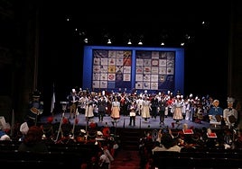 Presentación de la Tamborrada Infantil de Donostia este viernes en el teatro Victoria Eugenia.