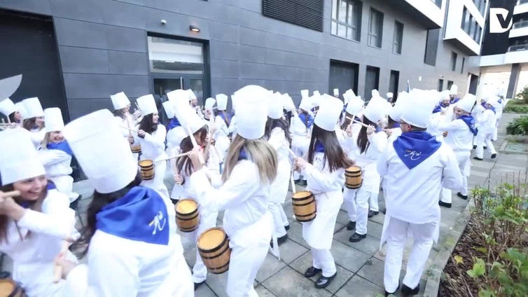 Abandotarra de Amara, la tamborrada AMPA Mary Ward de Txomin-Enea y Bodeguilla Amara se suman a la fiesta de San Sebastián