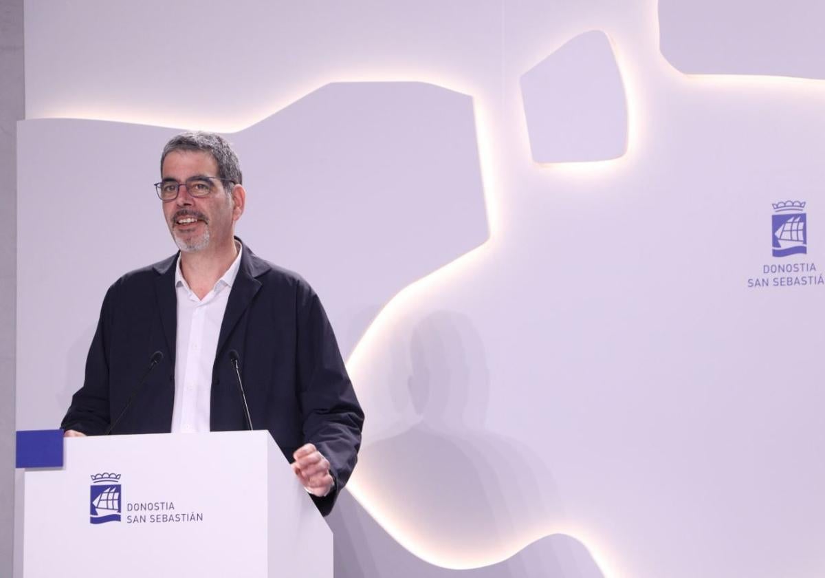El alcalde, Eneko Goia, califica de «redonda» la tamborrada de este año