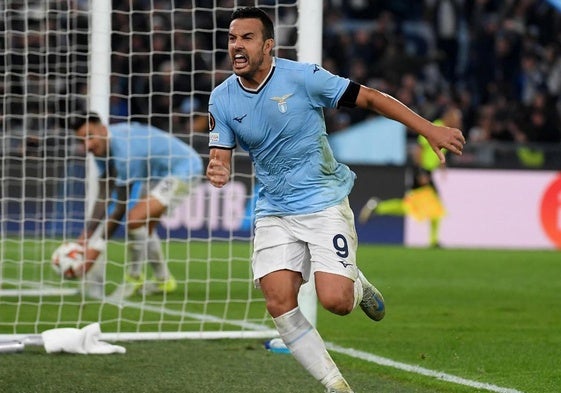 Pedro Rodríguez celebra un gol con la camiseta de la Lazio.