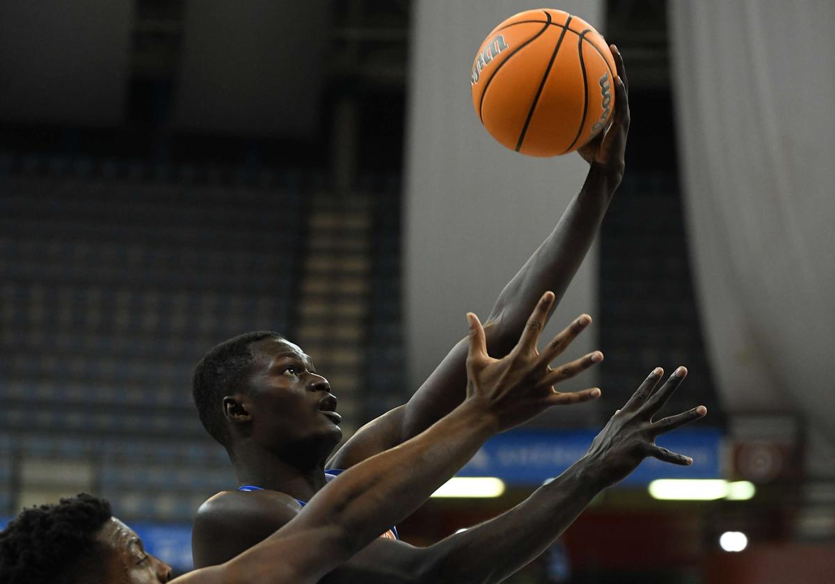 Pape Bocar Sall jugará cedido en el Bàsquet Benicarló