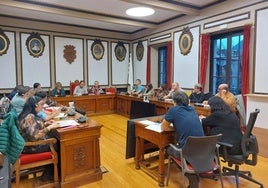 Esta tarde, el salón principal del ayuntamiento, acogerá el primer pleno ordinario de este año.