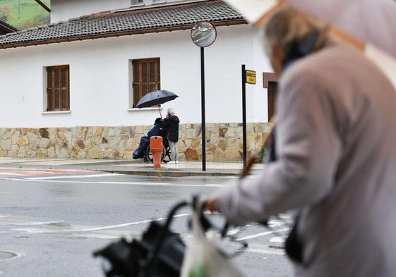 El envejecimiento de la sociedad guipuzcoana obligará a aumentar los recursos sociales en los próximos años.