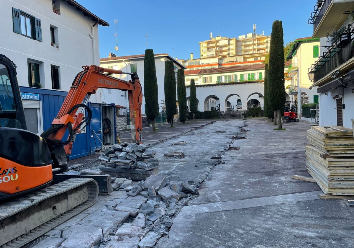 Las excavadoras ya han empezado a trabajar en la zona.