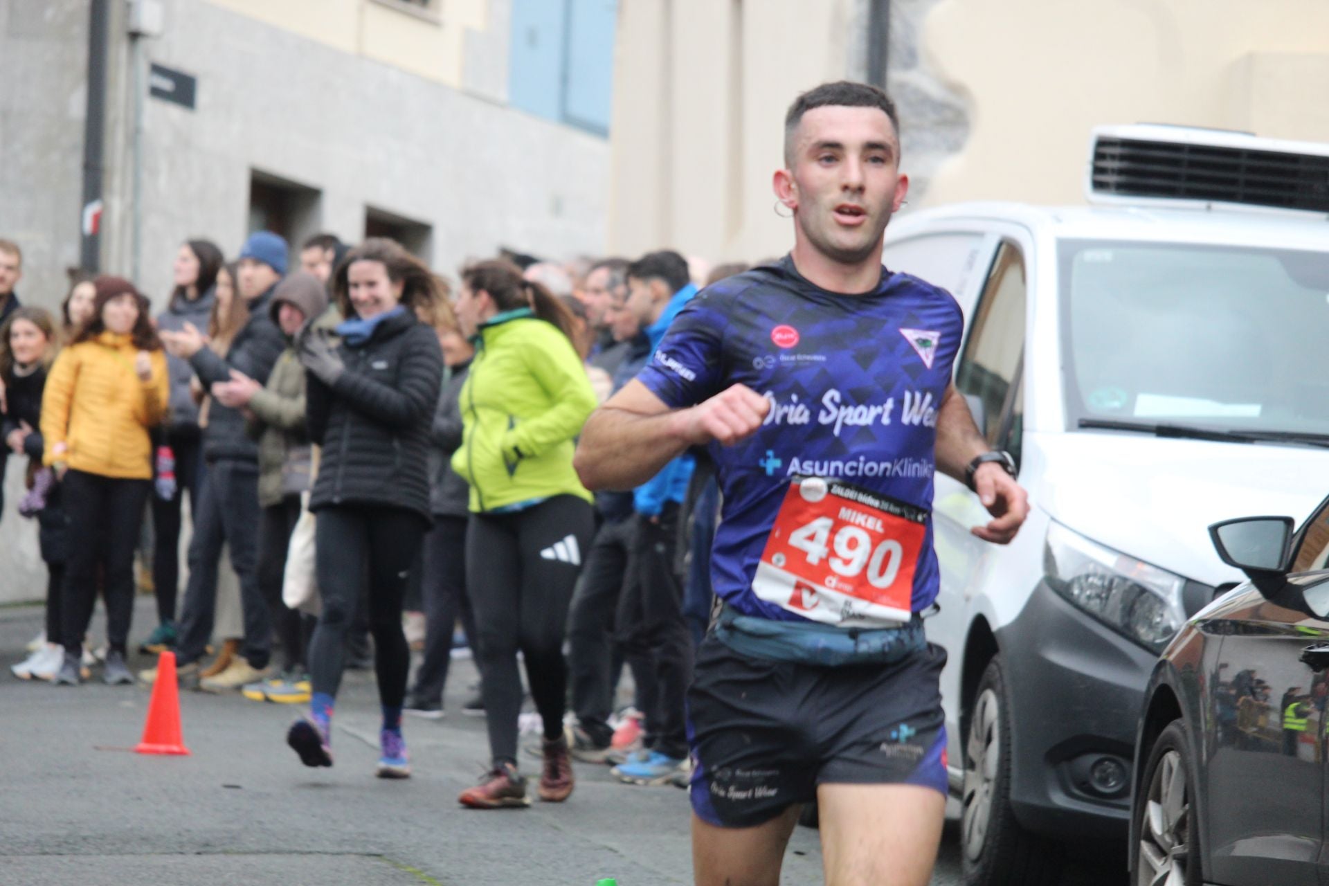 Iraitz Legorburu eta Eneritz Aramendi nagusi Kobaz Koba Trail lasterketan