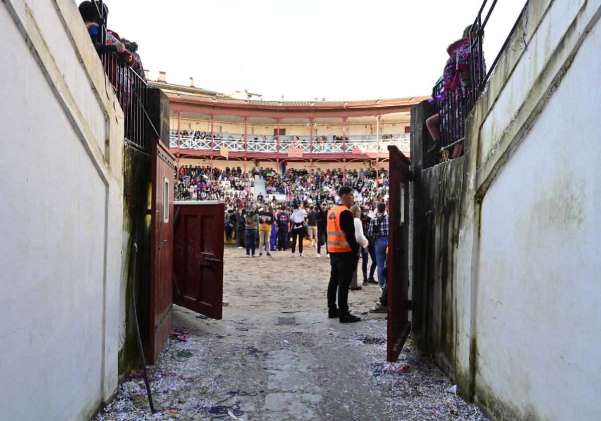 Este año, la Policía Municipal volverá a reforzar el perímetro de seguridad exterior de la plaza de toros para evitar aglomeraciones.