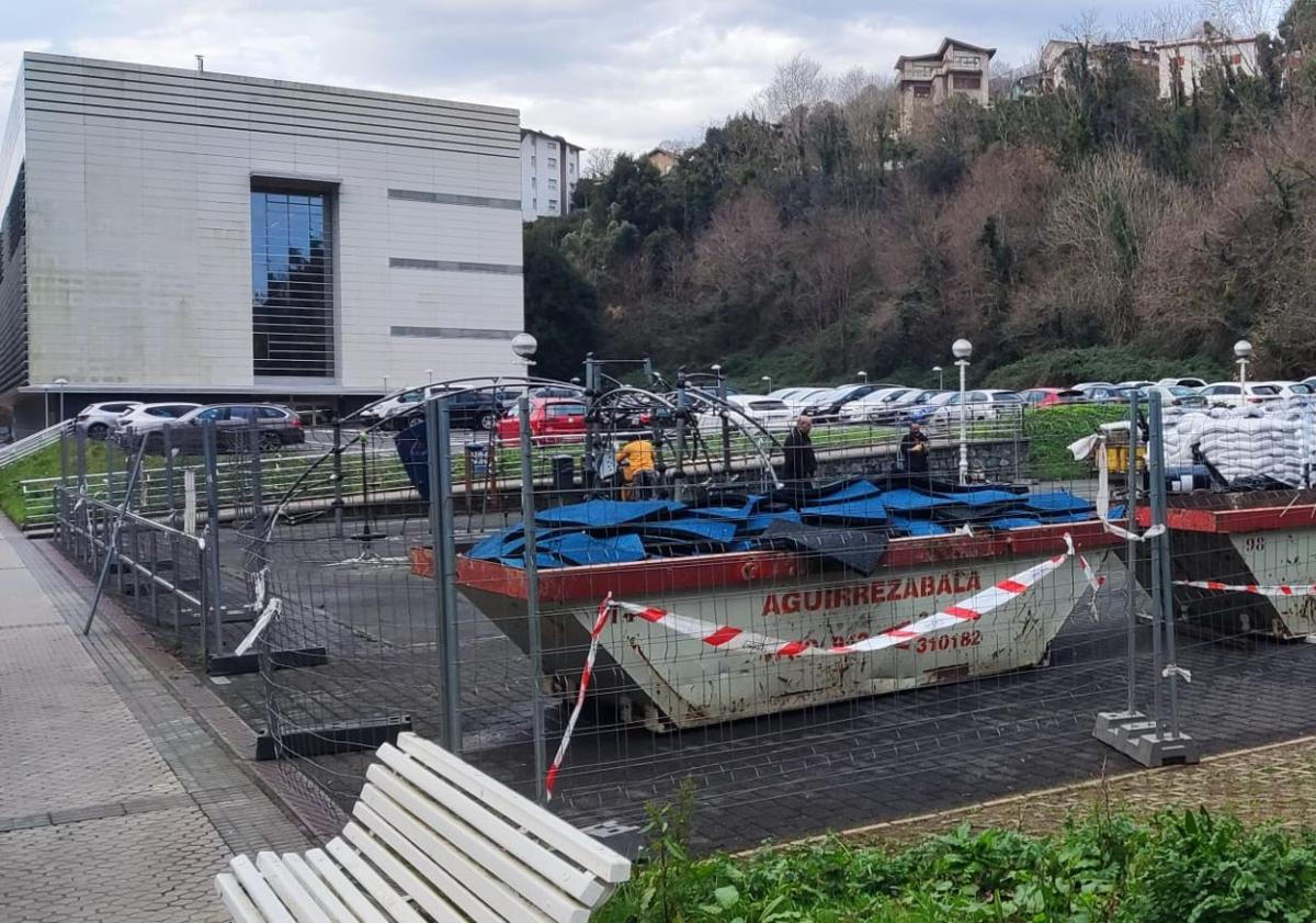 Imagen principal - Obras en el paseo de Ondarreta y Julio Urkijo.