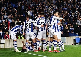 Los jugadores de la Real celebran un gol en el partido de Copa ante el Osasuna en el Reale Arena el pasado jueves.