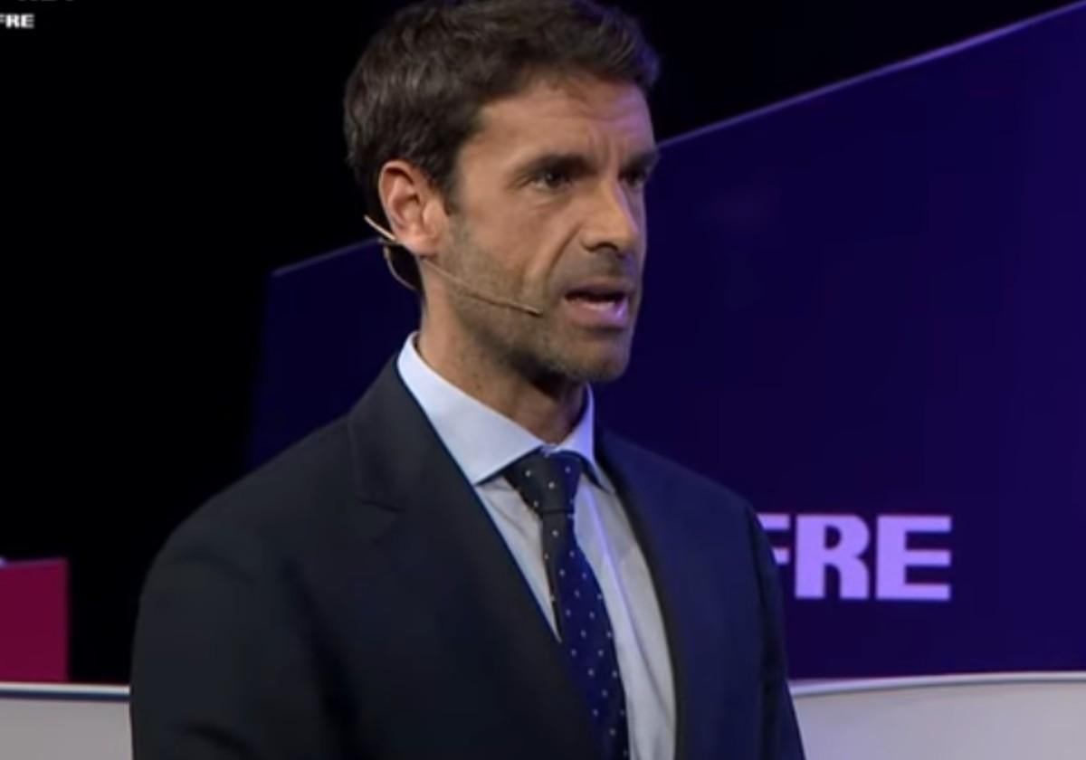 Xabi Prieto, representante institucional de la Real Sociedad, durante el sorteo de las semifinales de Copa.