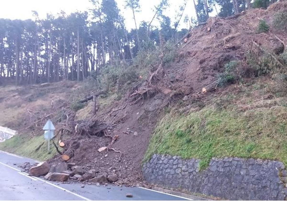 Desprendimiento en la N-634 por las lluvias del pasado 27 de enero