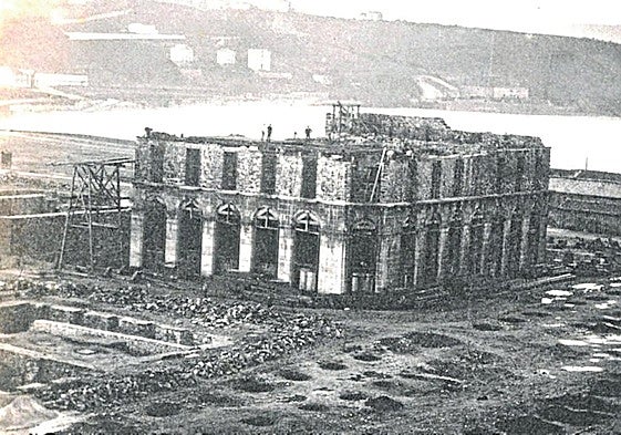 Esquina de Alameda con Garibay, donde se abrió el Café de la Marina.