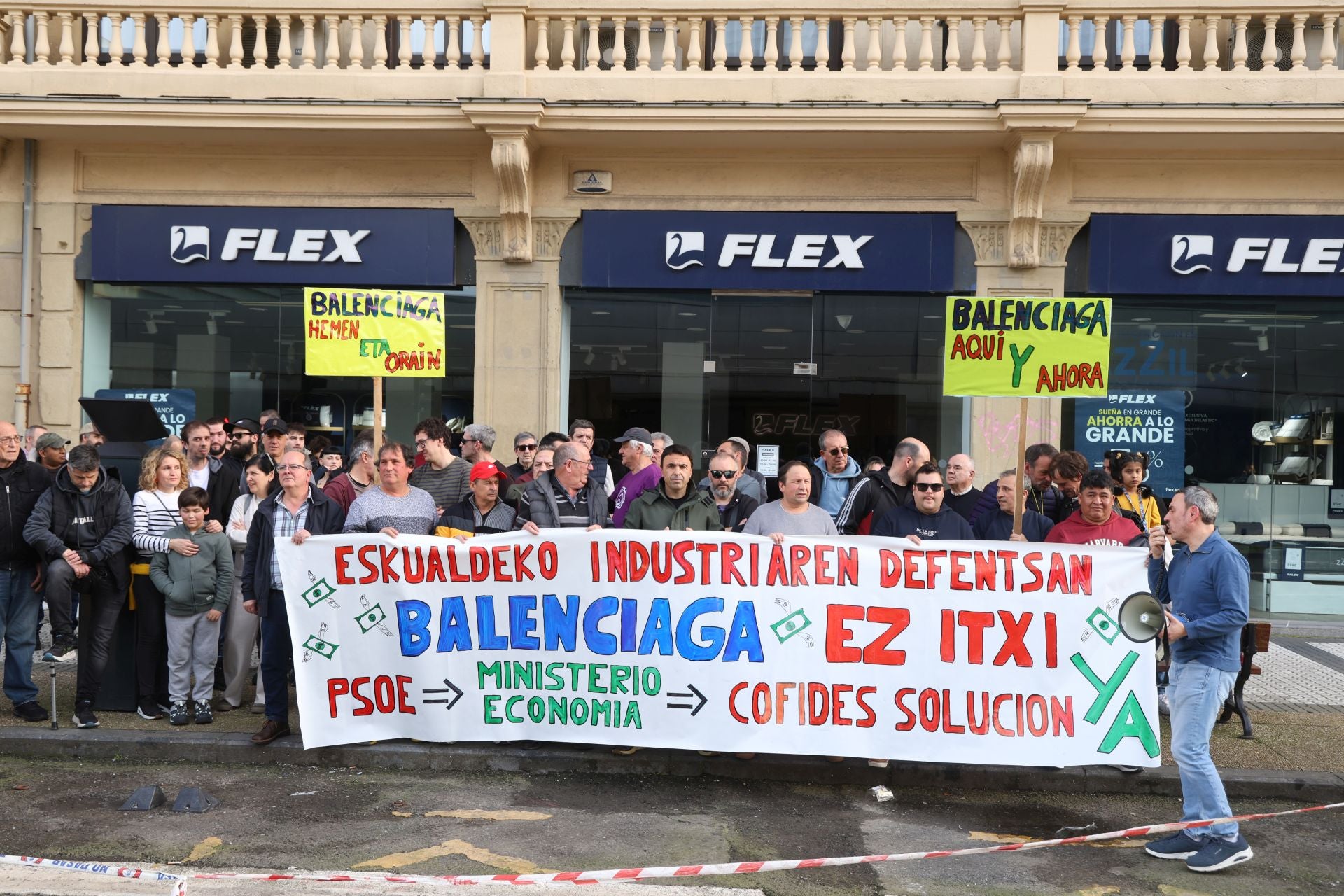 Trabajadores del Astillero Balenciaga, este sábado en el Kursaal