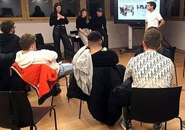 Gazteen bilera Zarautz Jauregian.