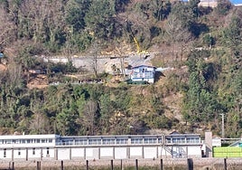Vista de las obras que se están llevando a cabo en la carretera del faro.