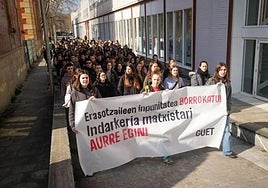 Los alumnos se han manifestado por el campus este lunes.