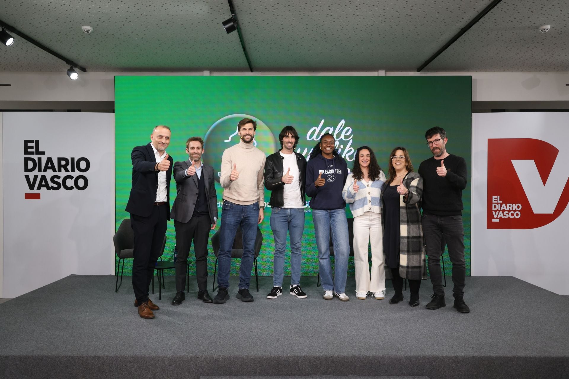 Juanma Velasco, Iñigo Martín, Fernando Llorente, Carlos Martínez, Iris Mbulito, Esther Arrojeria, Goizane Álvarez y Juan Aldaz