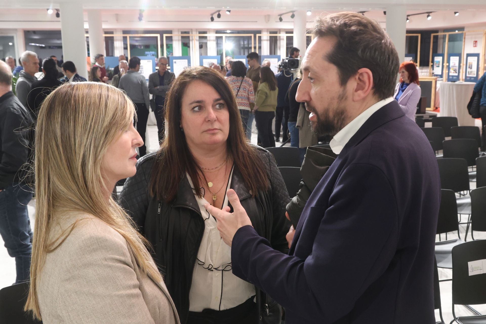 Isa Cortadi, directora de Eventos de DV; Marta Pastor, directora general de Deportes de la Diputación e Iñaki Gabarain, concejal de Deportes y Vida Saludable en el Ayto. de San Sebastián