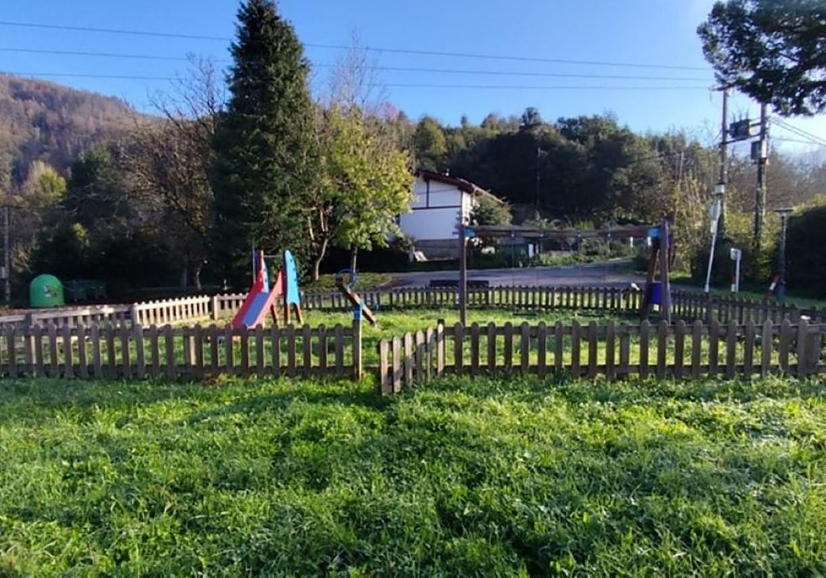 Vista del parque infantil ubicado en el barrio de San Andrés, que será objeto de una remodelación integral.