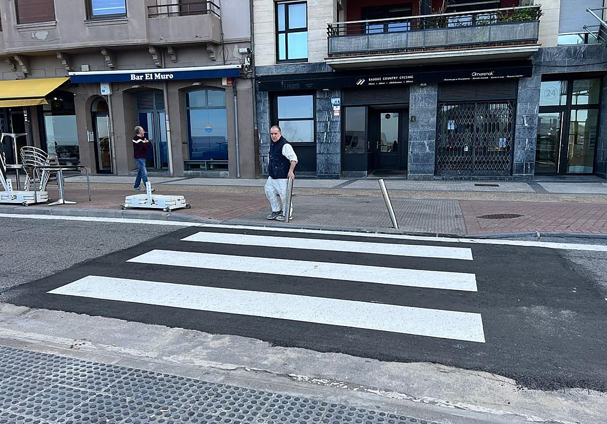 En Sagüés acabaron ayer las obras para situar al mismo nivel acera y vía.