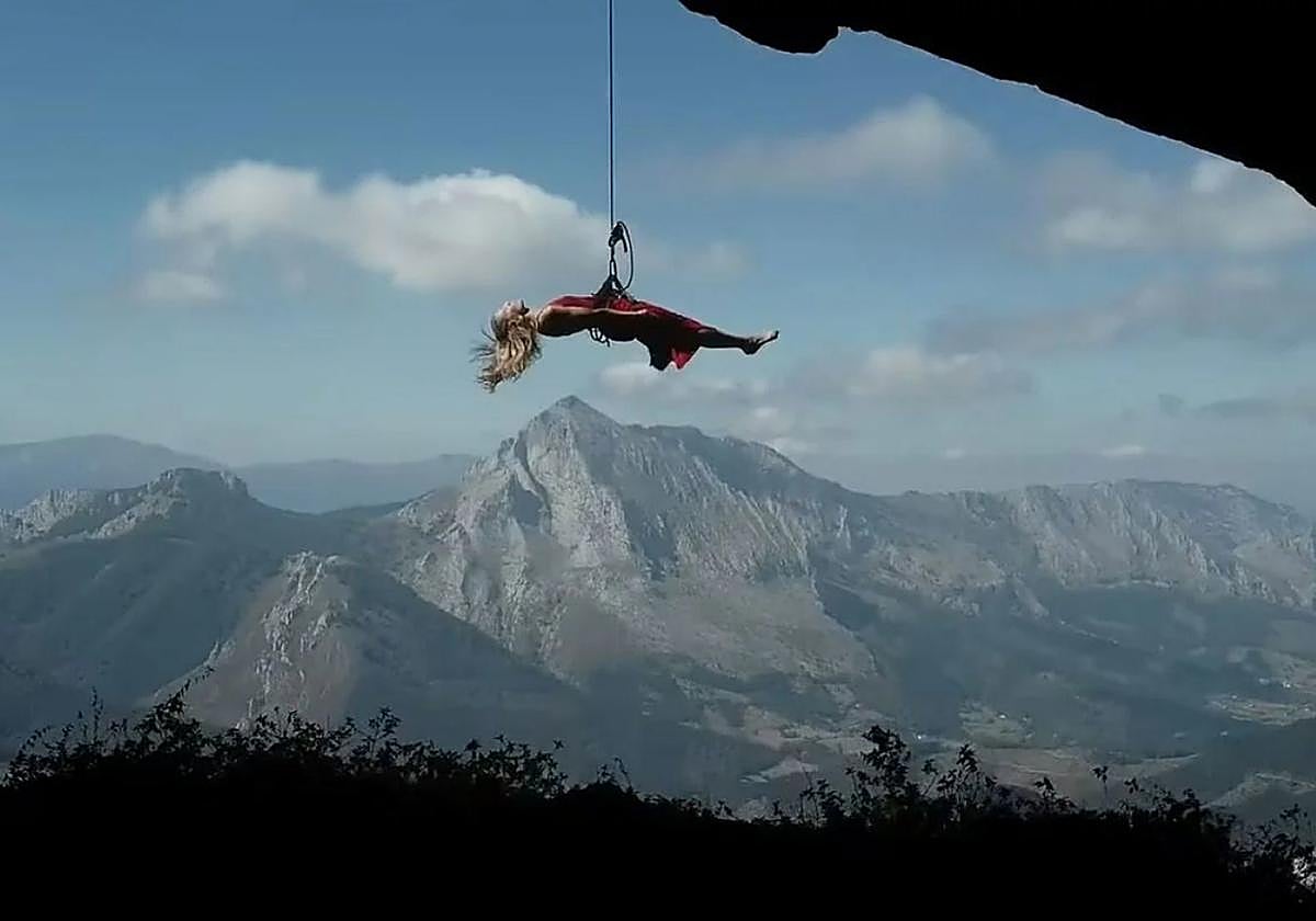 La pieza 'Haize Lerroak' que aúna la danza y el montañismo se presentará en el festival.