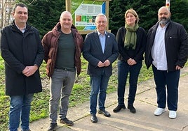 Responsables municipales y forales visitaron ayer el paseo de Monterrón.