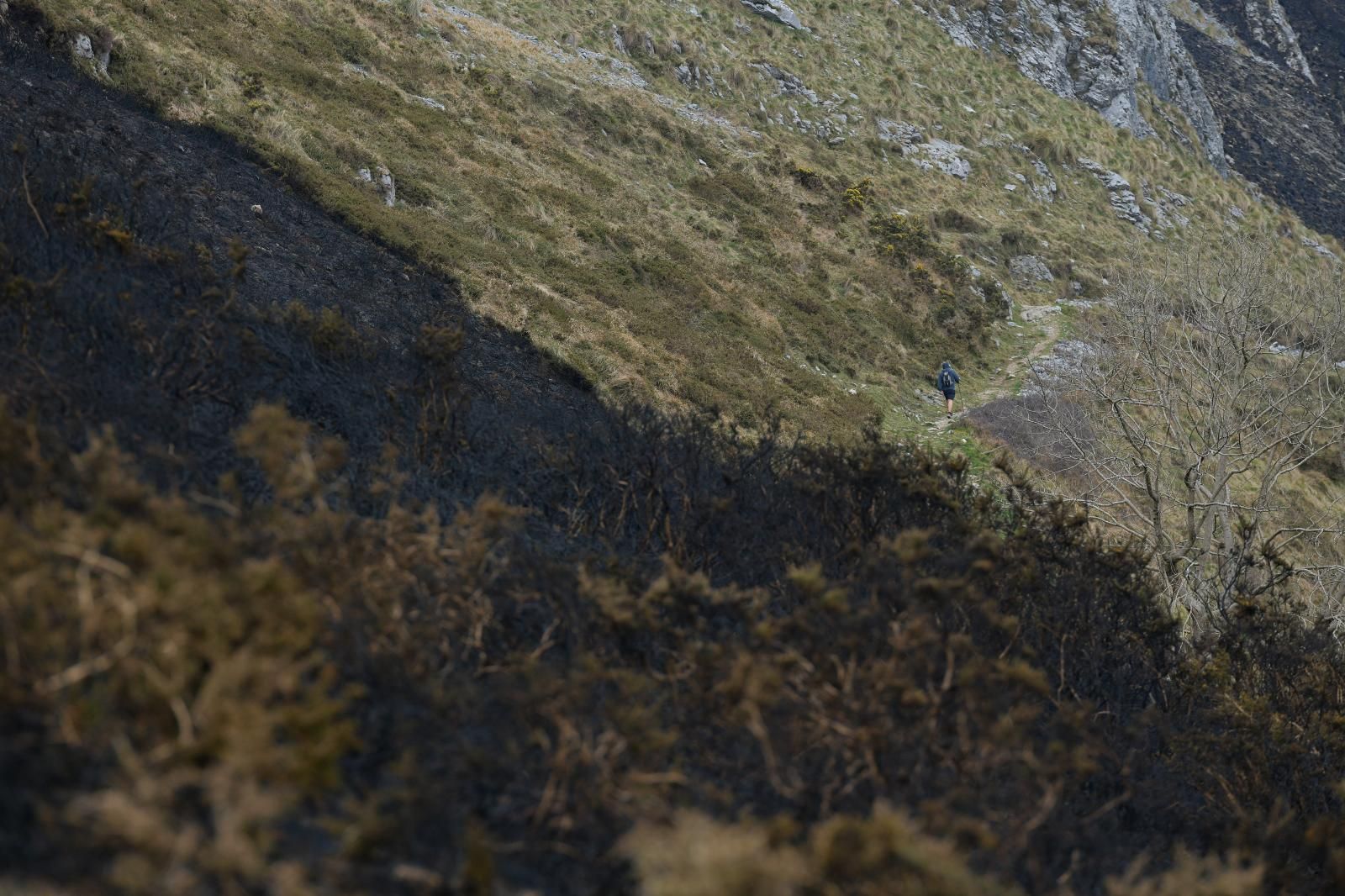 El monte Hernio, a vista de dron tras el incendio