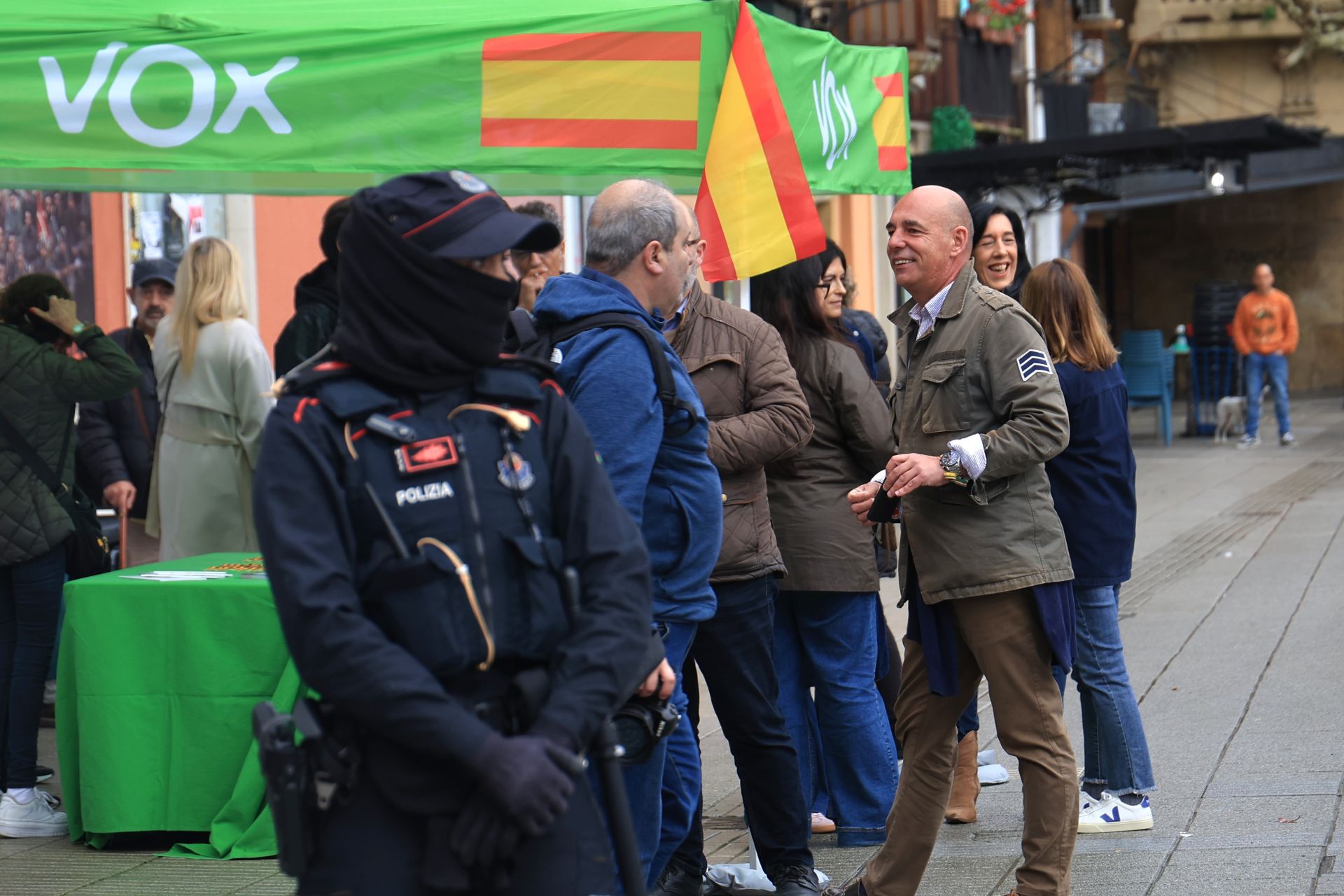 Vox instala una carpa «informativa» en el centro de Errenteria