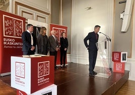 Claude Mehats, en primer plano, durante la Asamblea que celebró Eusko Ikaskuntza el pasado noviembre.
