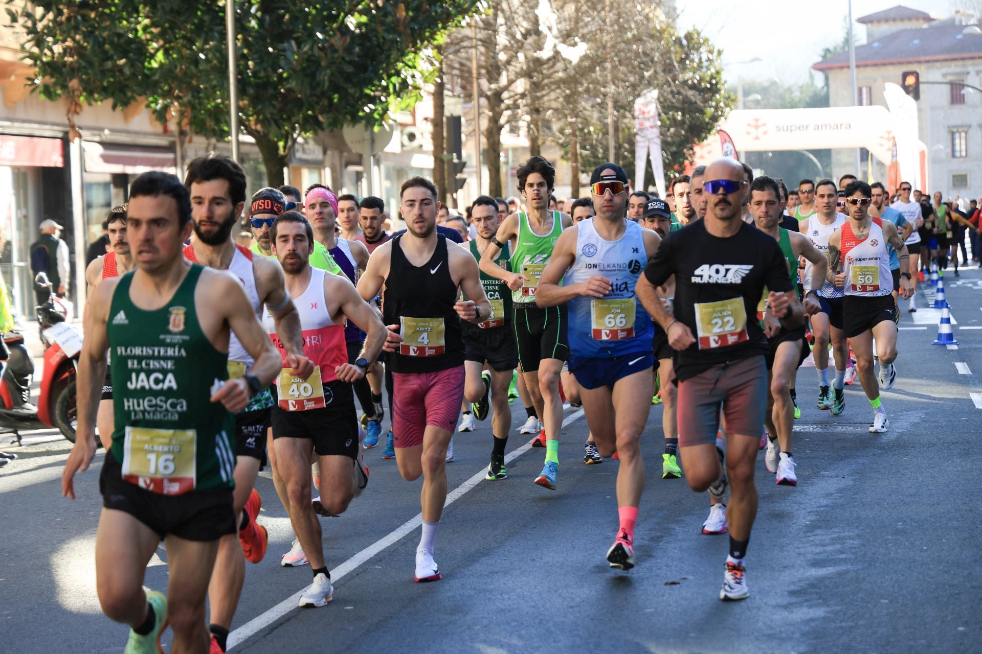 Cerca de 1.500 corredores han participado en la Media Maratón y 10K del Bidasoa
