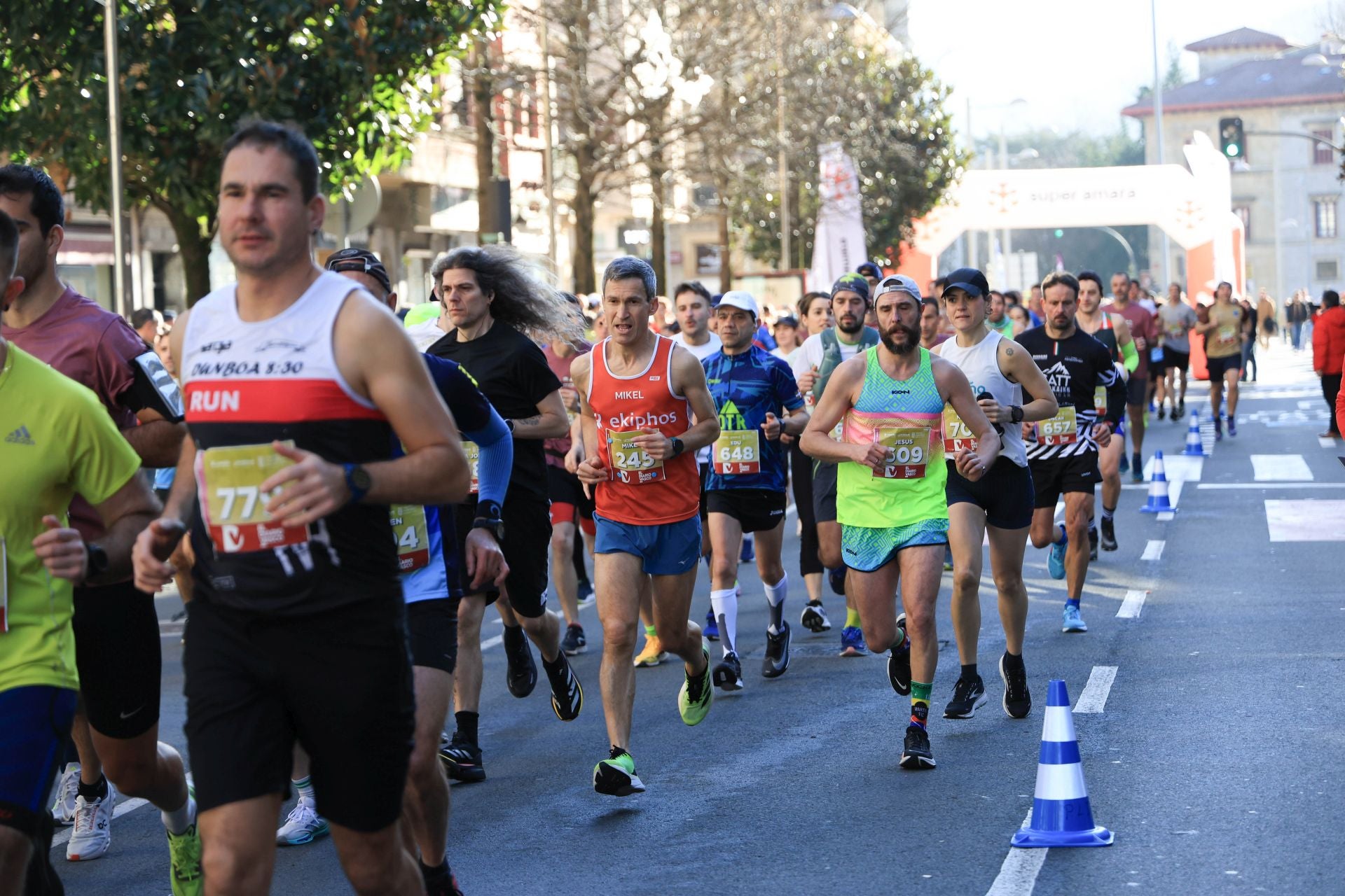 Cerca de 1.500 corredores han participado en la Media Maratón y 10K del Bidasoa