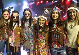 Iazko ikasleen festan mozorro ugari ikusteko aukera izan zen. Gaztetxoek festa egin zuten Gurean.