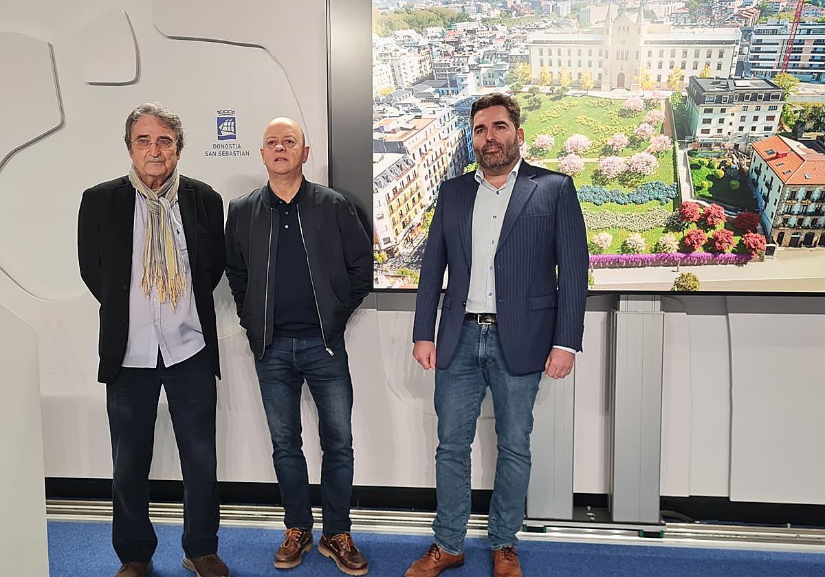 Odón Elorza, junto a Jorge Letamendía (izquierda) y Víctor Lasa (Elkarrekin) el día de la presentación del recurso.