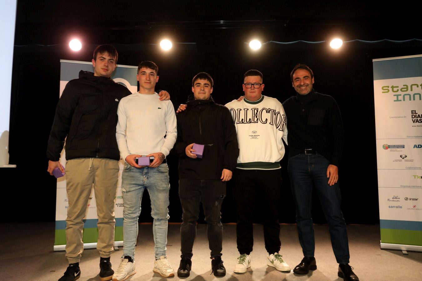 4º clasificado Oteitza-Elek3T24-25 de Oteitza Lizeo Politeknikoa (Zarautz). Aimar Larrañaga, Ander Susperregui, Arkaitz Osa, Unax Aramburu; Iñigo Artetxe (KSB) .