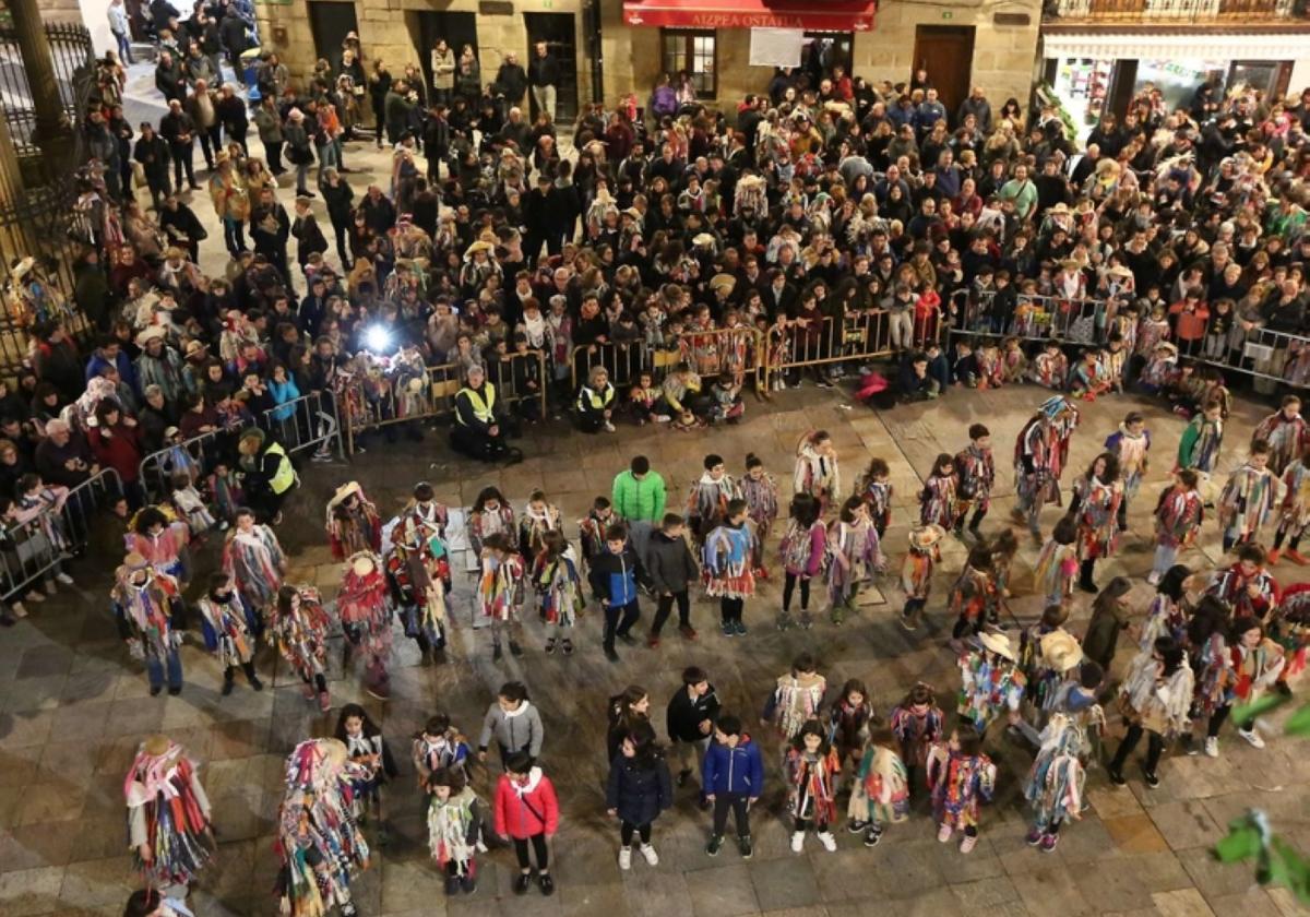 Los lezoarras darán la bienvenida al anochecer al personaje de Trapujale