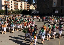 Olaitturri volverá a vestirse de colores este jueves con los más pequeños como protagonistas.