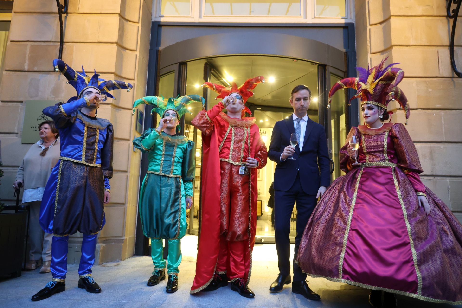 Ongi etorri, Dios Momo