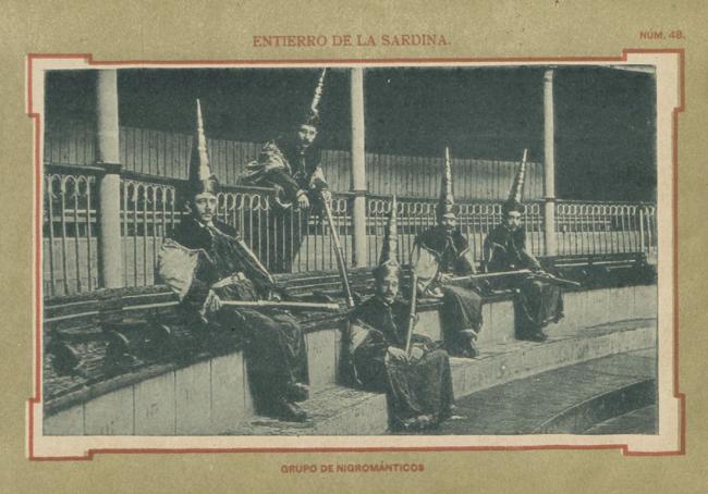 Los nigrománticos con sus catalejos para observar el futuro siglo XX. (Del libro: Carnaval de 1900 en San Sebastián)