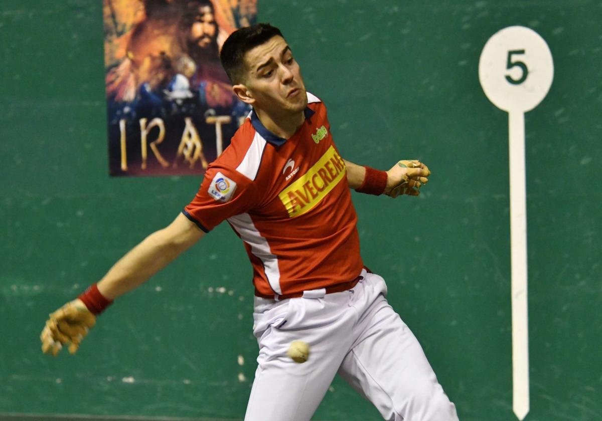 Rubén Salaverri, en un partido en el Astelena.