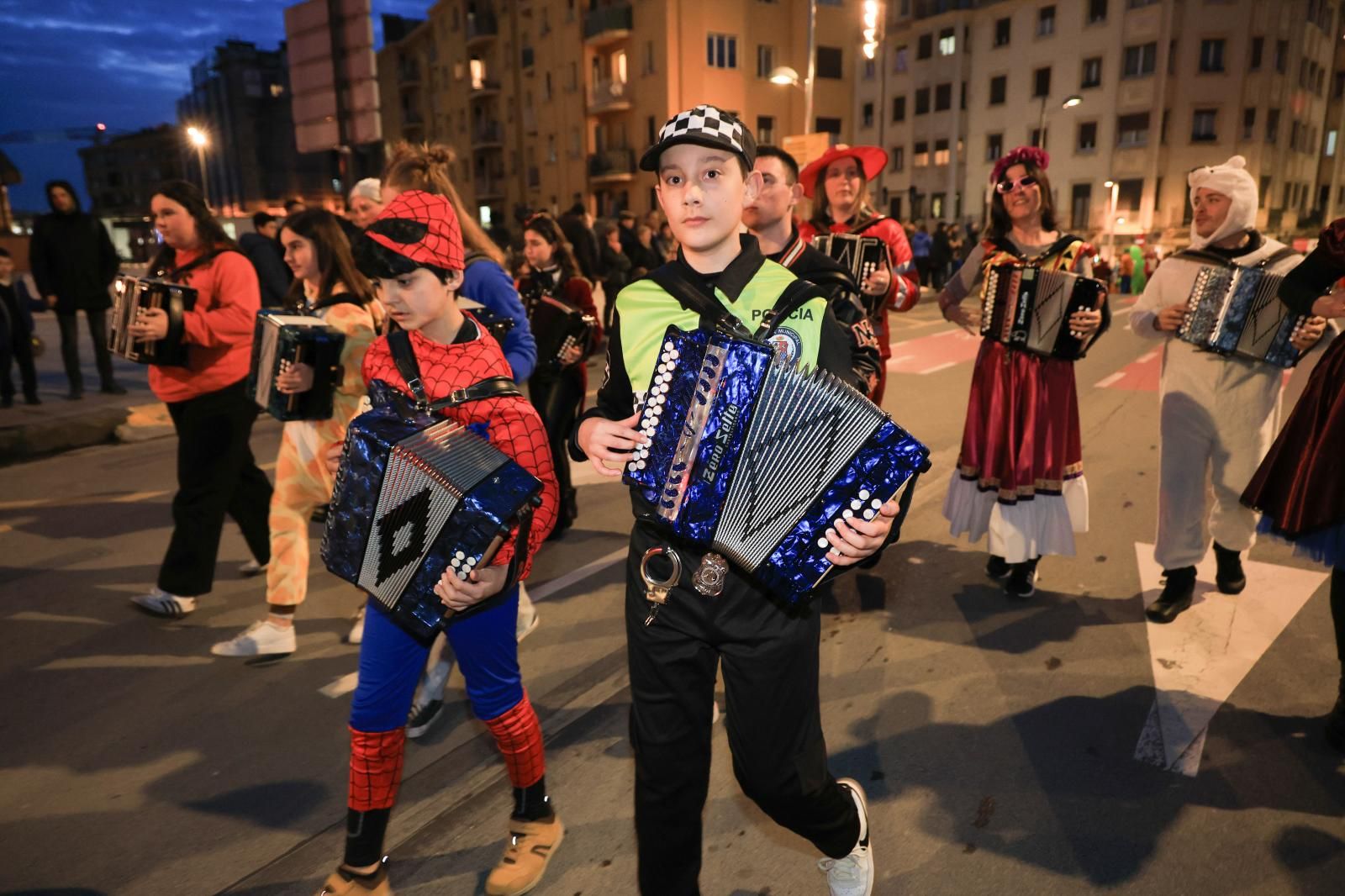 Irun disfruta de sus Carnavales al ritmo de Zanpantzar