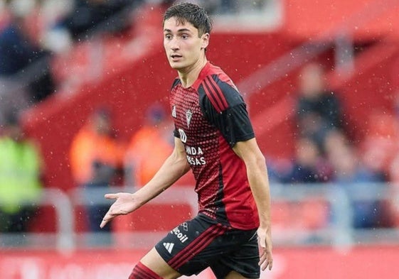 Jon Gorrotxategi durante un partido con el Mirandés.