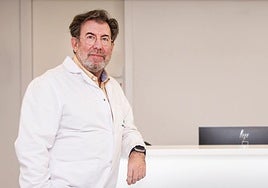 El doctor Carlos Egea, jefe de servicio de Neumología de alta resolución y de la Unidad del Sueño del Hospital Quirónsalud Vitoria.