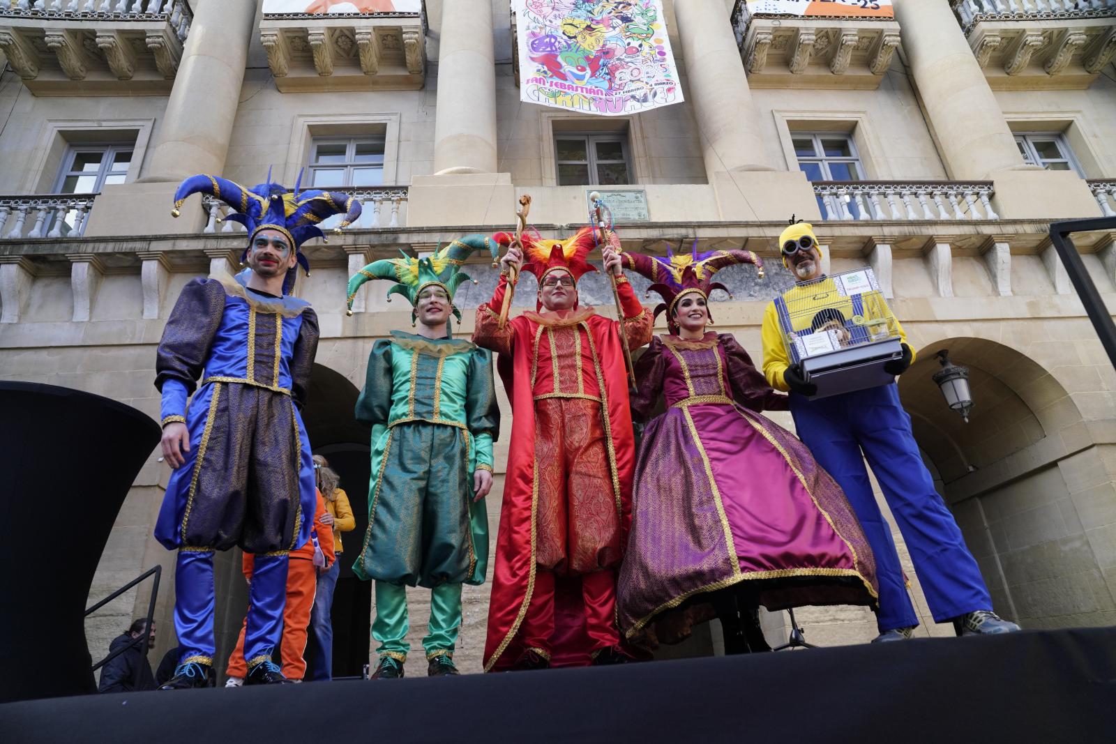 Animadas &#039;mañanitas&#039; carnavaleras en San Sebastián