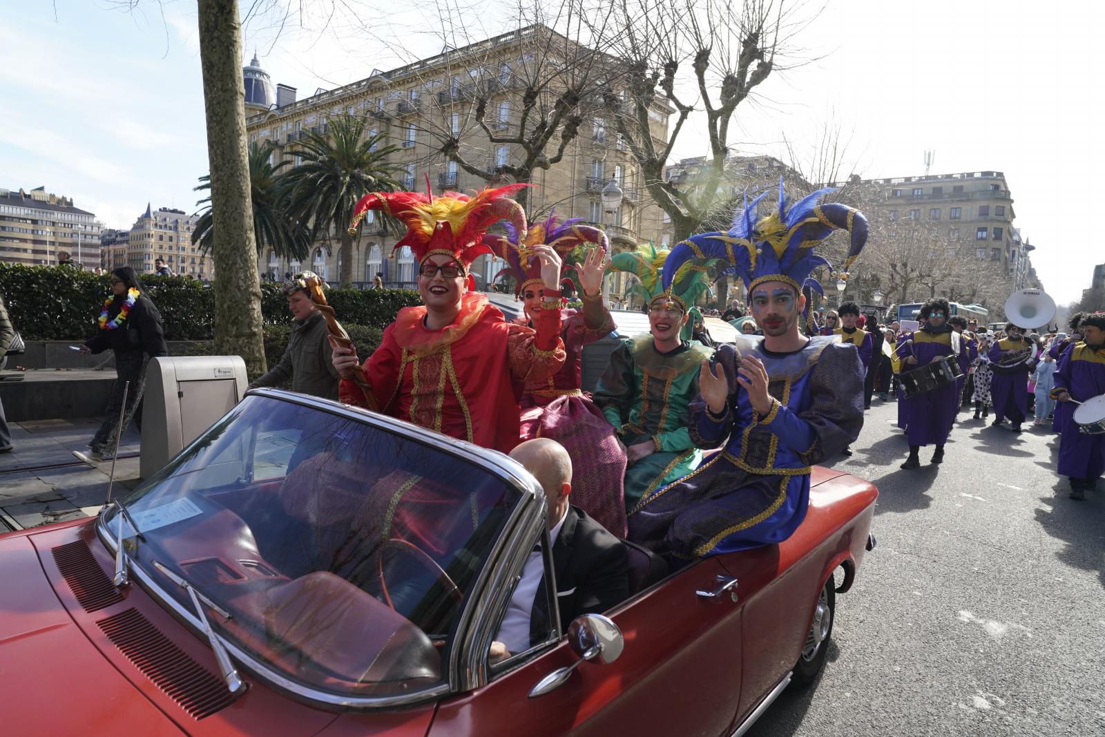 Animadas &#039;mañanitas&#039; carnavaleras en San Sebastián