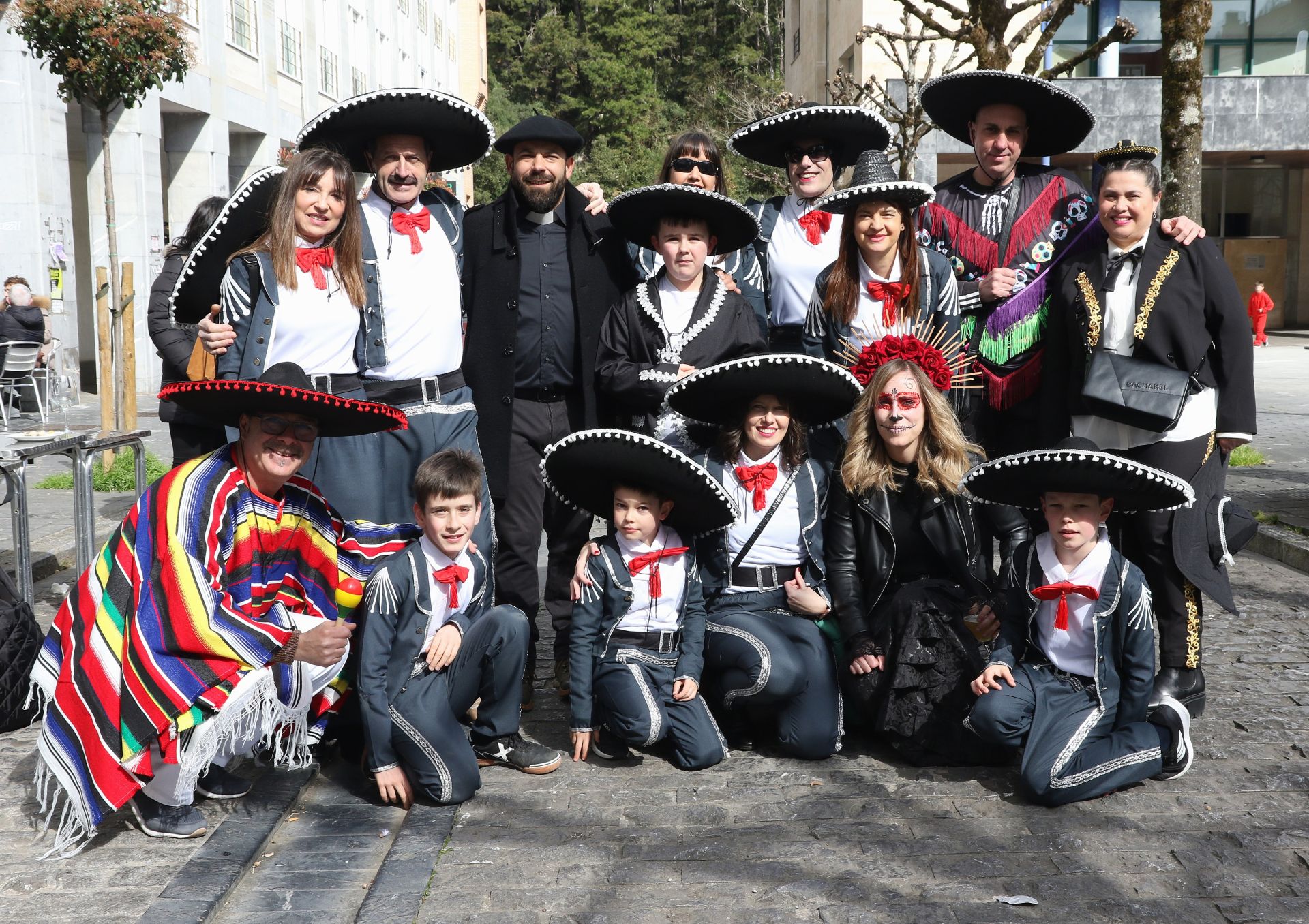 Debabarrena celebra los carnavales en cuadrilla